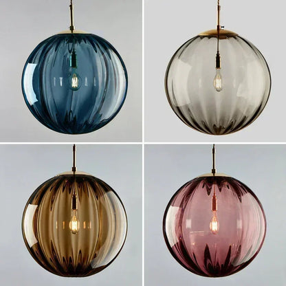 Pendentif boule nordique en verre coloré